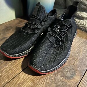 Men’s light weight sneakers